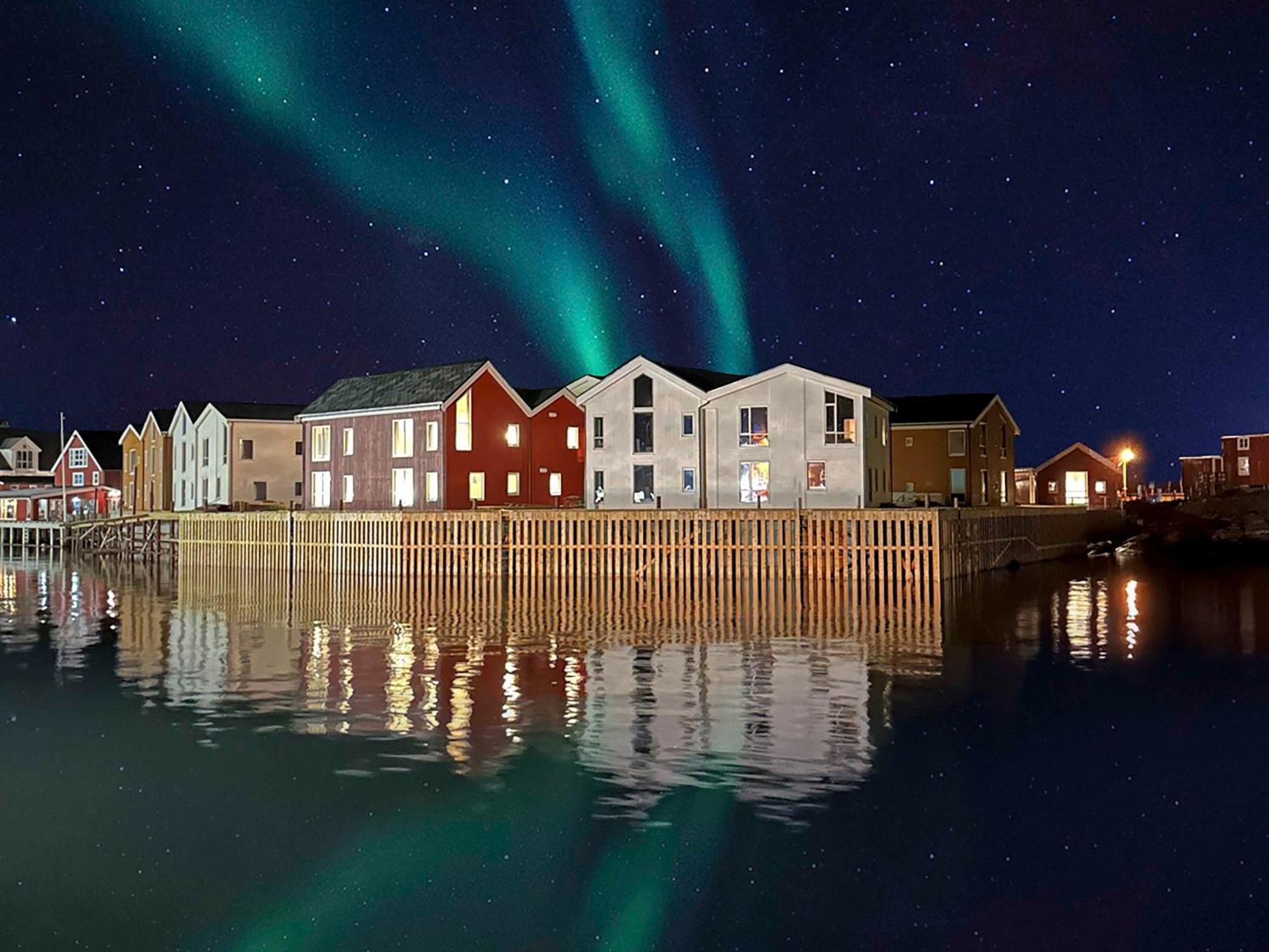 Henningsvaer Bryggehotell - By Classic Norway Hotels Bagian luar foto