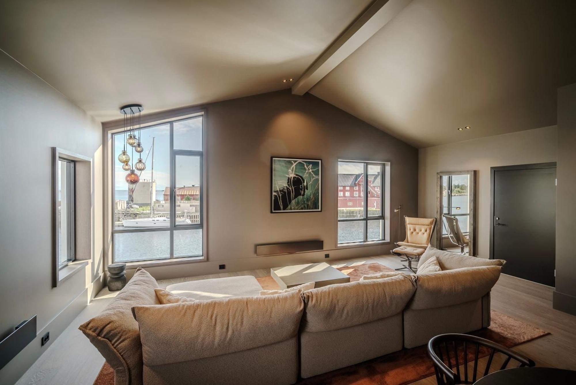 Henningsvaer Bryggehotell - By Classic Norway Hotels Bagian luar foto