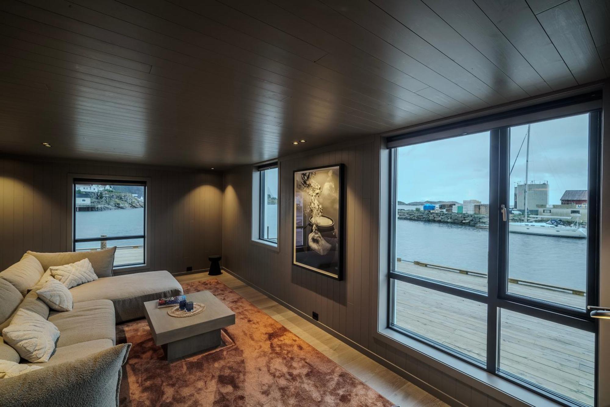 Henningsvaer Bryggehotell - By Classic Norway Hotels Bagian luar foto