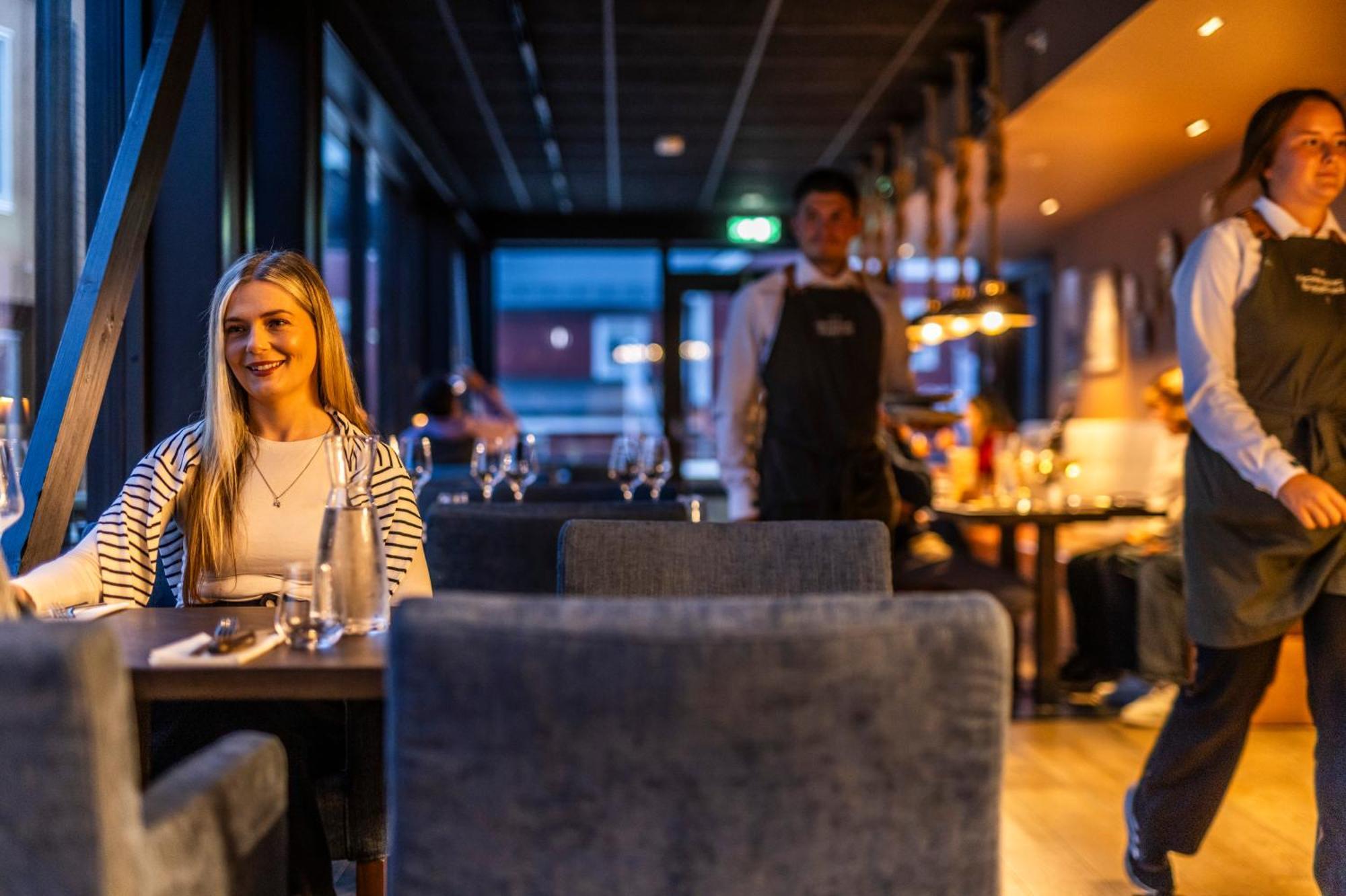 Henningsvaer Bryggehotell - By Classic Norway Hotels Bagian luar foto